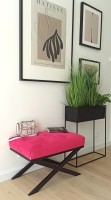 Pink - mocna fuksja w twoim domu, postaw na FULL kolor w mieszkaniu z tapicerowaną ławeczką.
