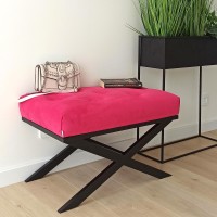 Siedzisko do toaletki, do korytarza a także do sypialni przed łóżko.