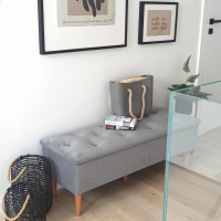 Siedzisko na korytarz wykonane jest na wymiar. Ręcznie robione.