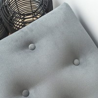 Komfortowa ławeczka tapicerowana.