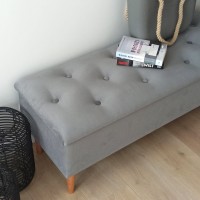 Dodatkowy schowek do przedpokoju. Miękkie siedzisko zamiast szafy.