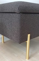 Siedzisko ze schowkiem na drobiazgi - organizacja w modnym wydaniu.