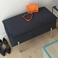 Pufa z funkcjonalnym wnętrzem na akcesoria - organizacja przestrzeni z klasą.