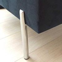 Pufa z funkcjonalnym schowkiem na akcesoria - organizuj przestrzeń sprytnie.