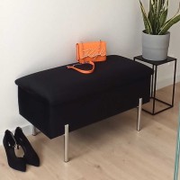 Pufa z wygodnym schowkiem na drobiazgi - praktyczne wsparcie w organizacji.