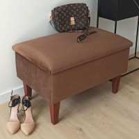 Szafka na buty z siedziskiem tapicerowanym.