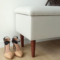 Widok z boku na skrzynię tapicerowaną